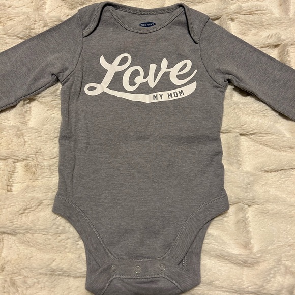 Lot of 4 Old Navy Onesies for Baby - Size 6-12M - Picture 2 of 9